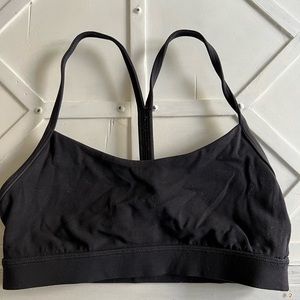 Lululemon women’s Flow Y Nulu bra